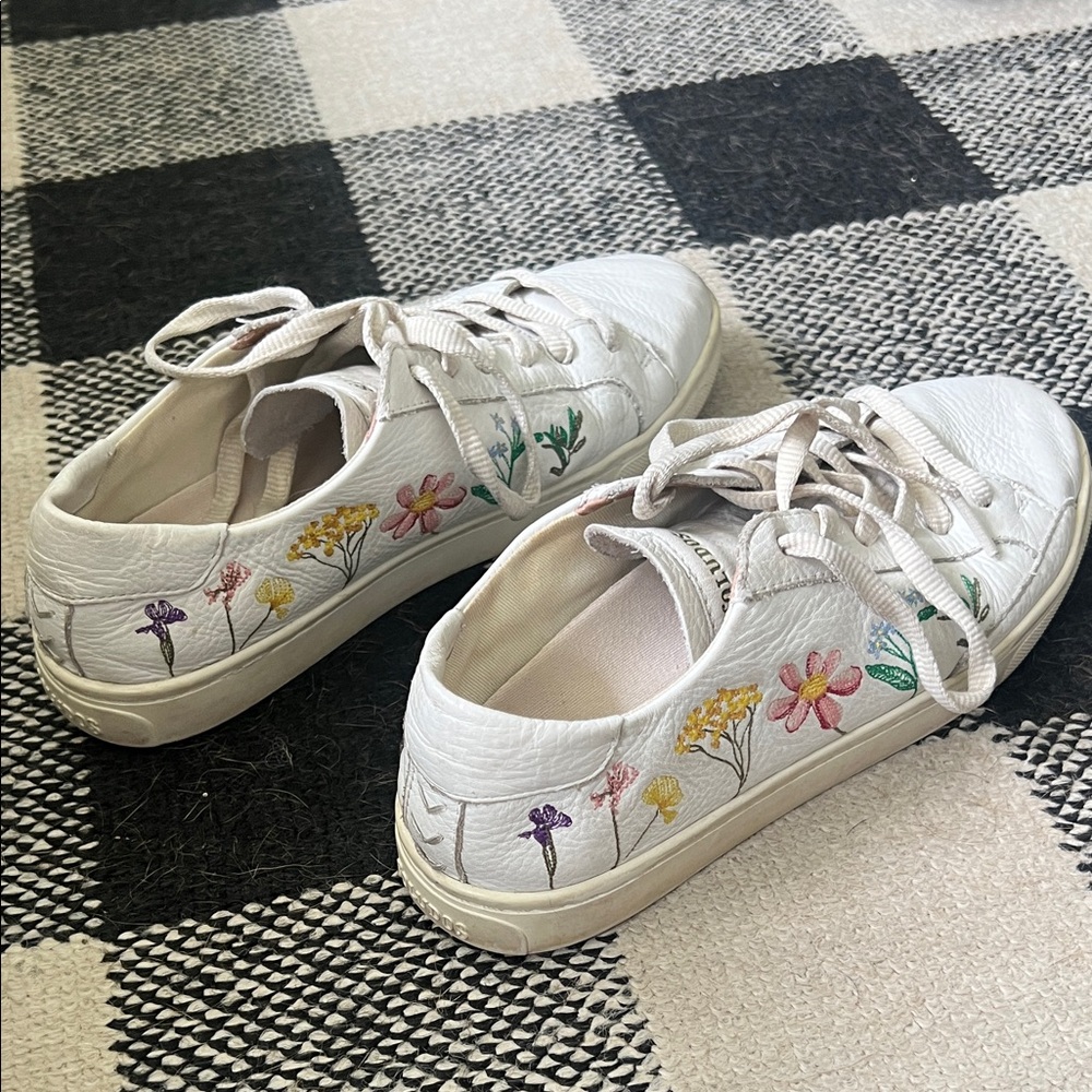 Floral Embroidered White Sneakers